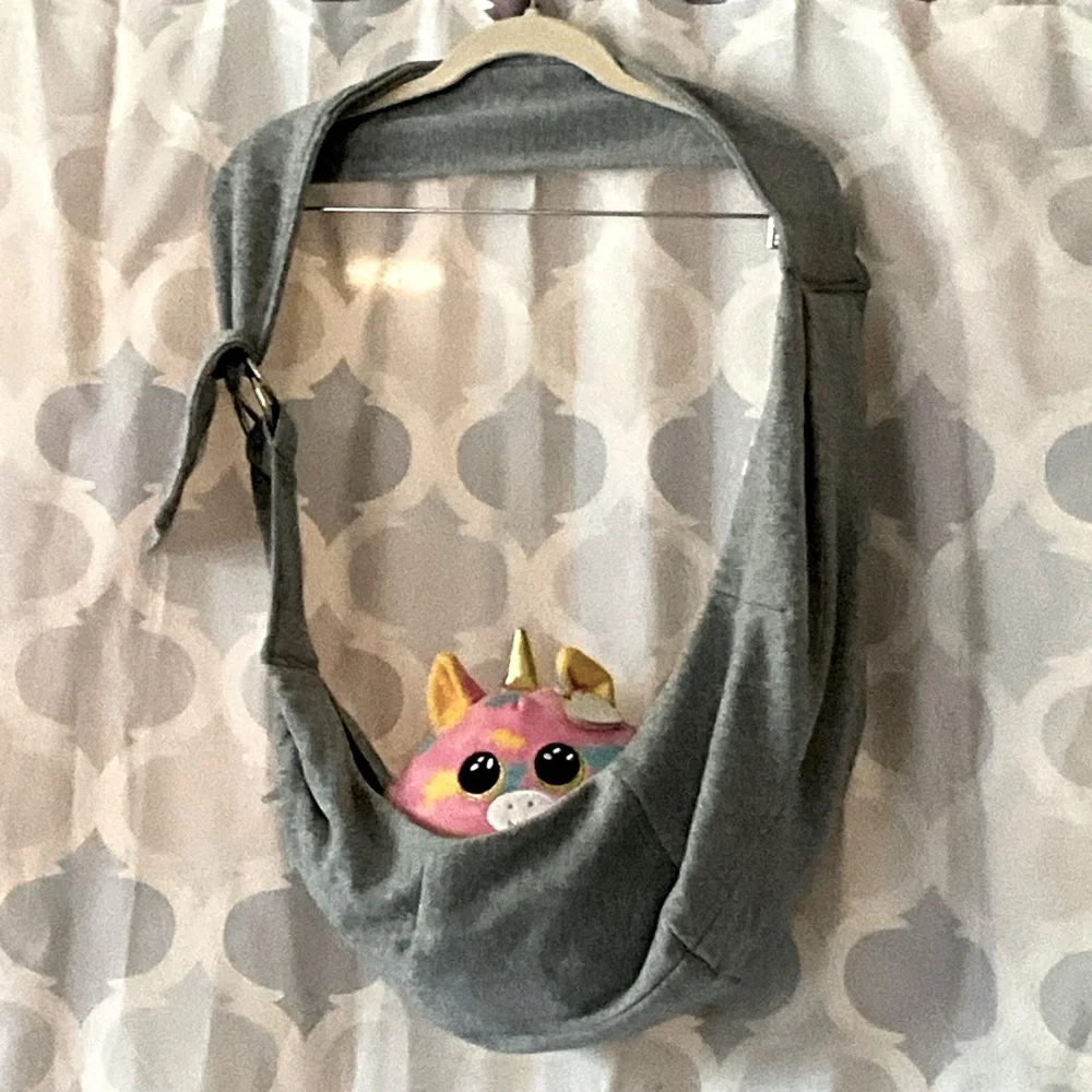 Pet sling Crossbody pet carrier